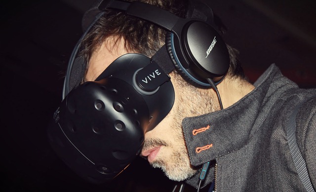 muž ve VR